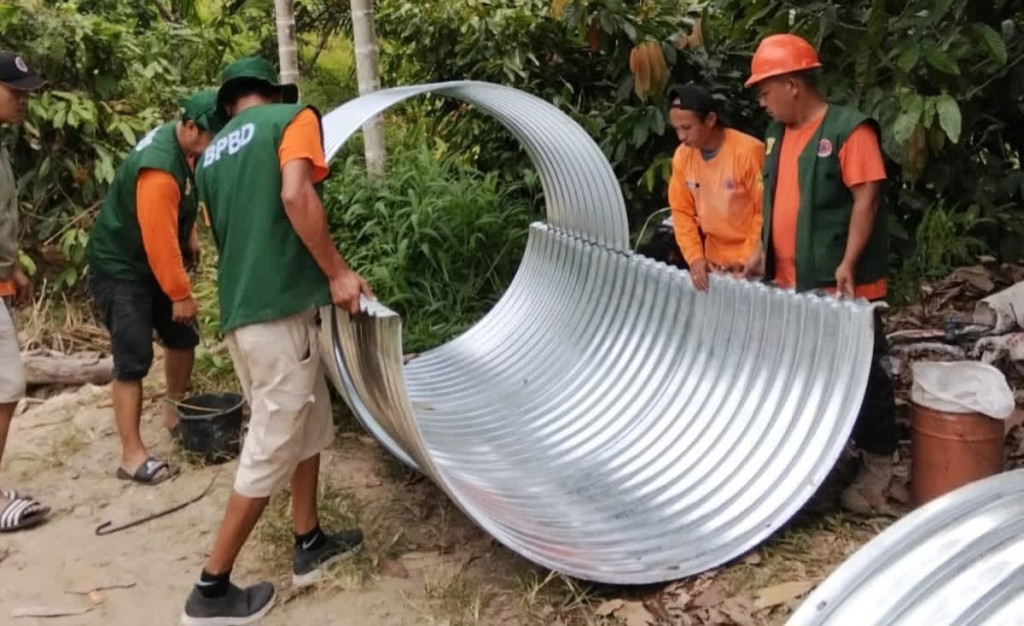 Pemkab Dairi Tangani Jalan Amblas di Dusun Delleng Datok Desa Liang Jering
