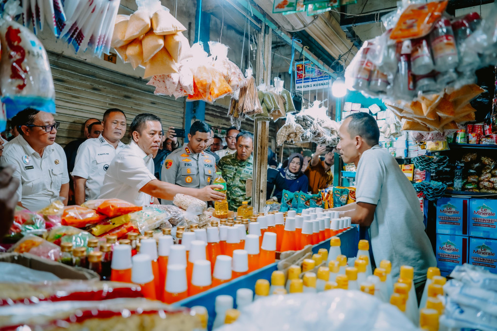 Pemkab Karawang Tingkatkan Pengawasan Distribusi Bahan Pokok, Bupati Aep Syaepuloh Pastikan Stabilitas Harga