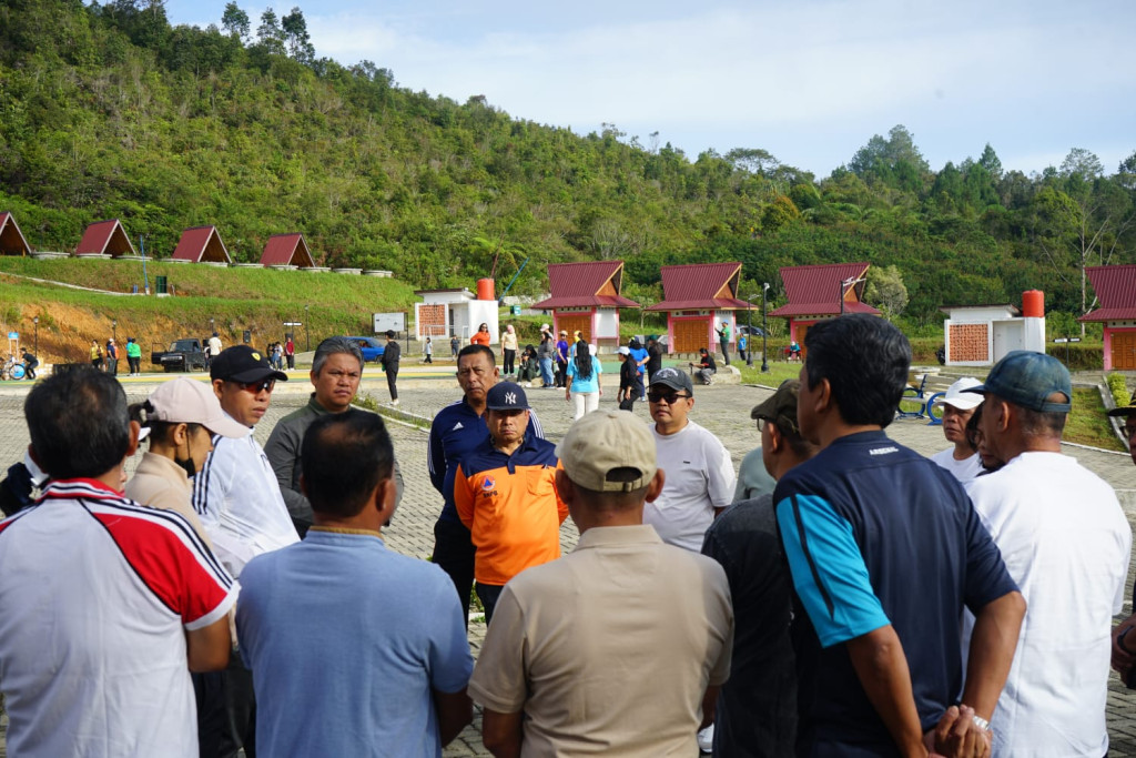 Pimpin Senam Bersama ASN, Bupati Taput Tekankan Disiplin ASN dan Optimalisasi Aset