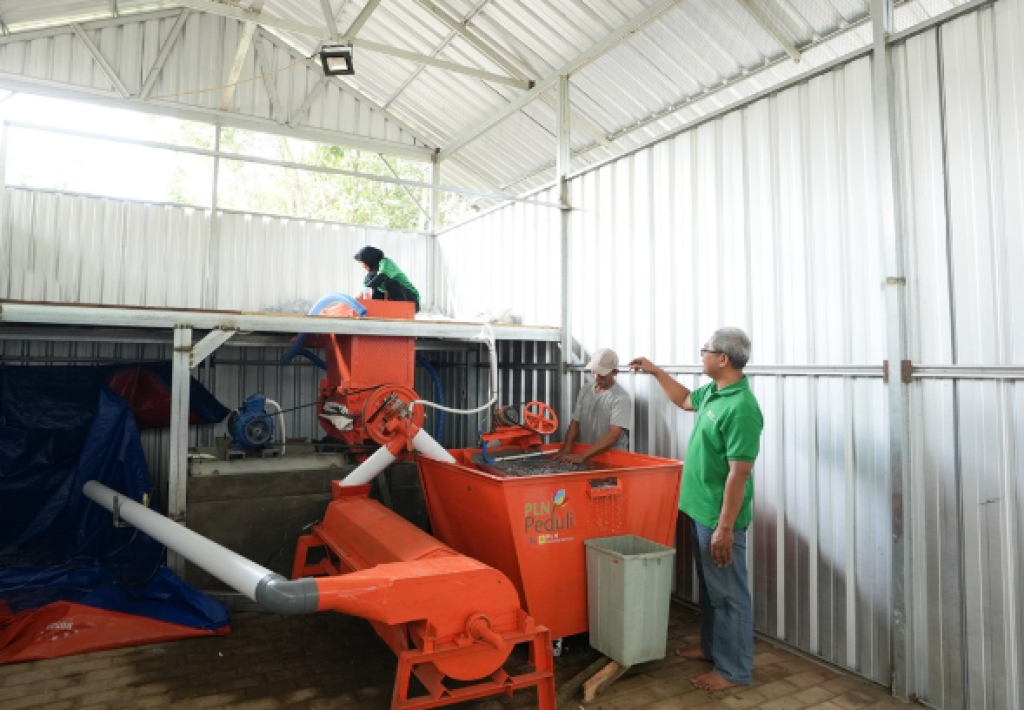 PLN ES Dorong Transformasi Bank Sampah KATA Jadi Sumber Ekonomi