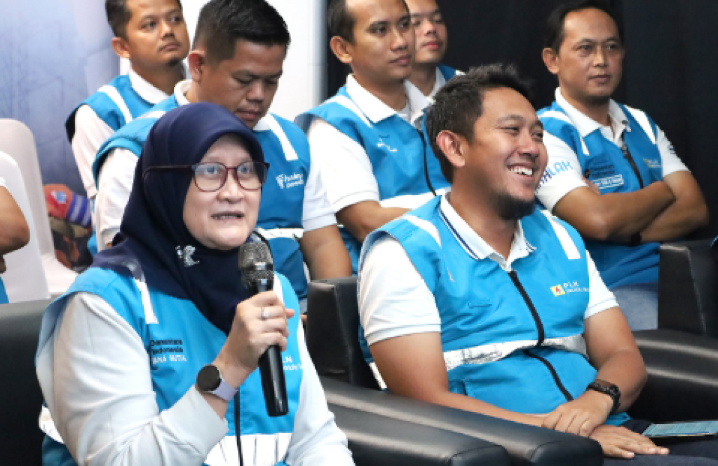 PLN ES Pastikan Listrik Andal Jelang Idul Fitri, Dirut Sapa Personel Siaga di Kepulauan