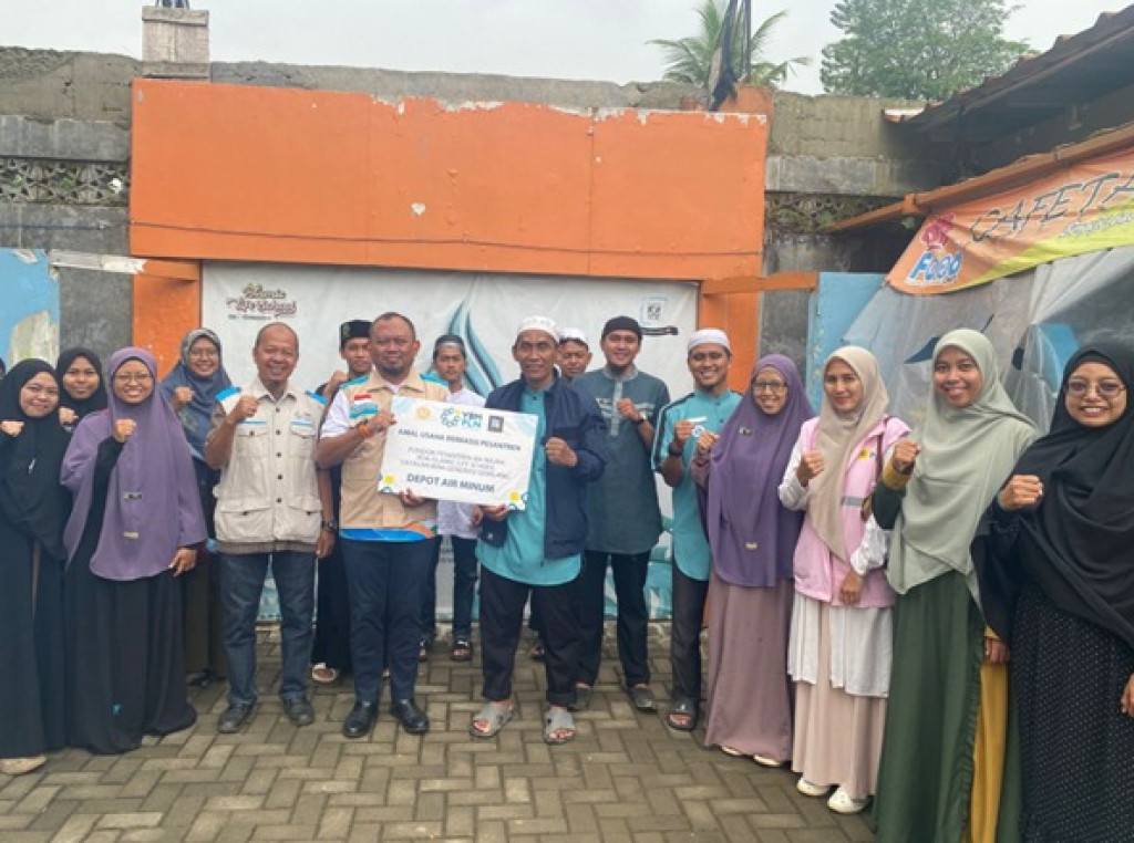 PLN UP3 Tasikmalaya Salurkan Bantuan Produktif untuk Pesantren An-Najah
