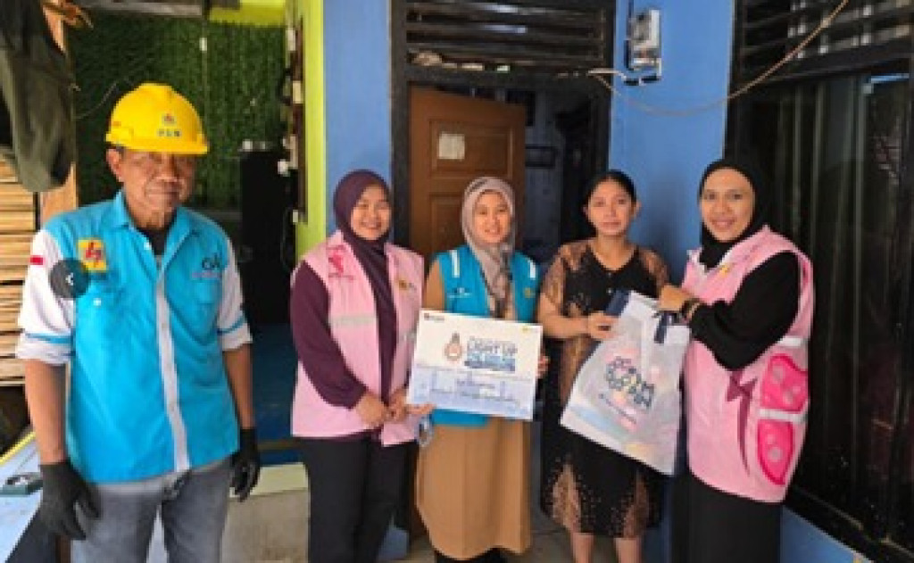 PLN Wujudkan Mimpi Warga Bekasi, Sambungan Listrik Gratis Lewat Light Up The Dream