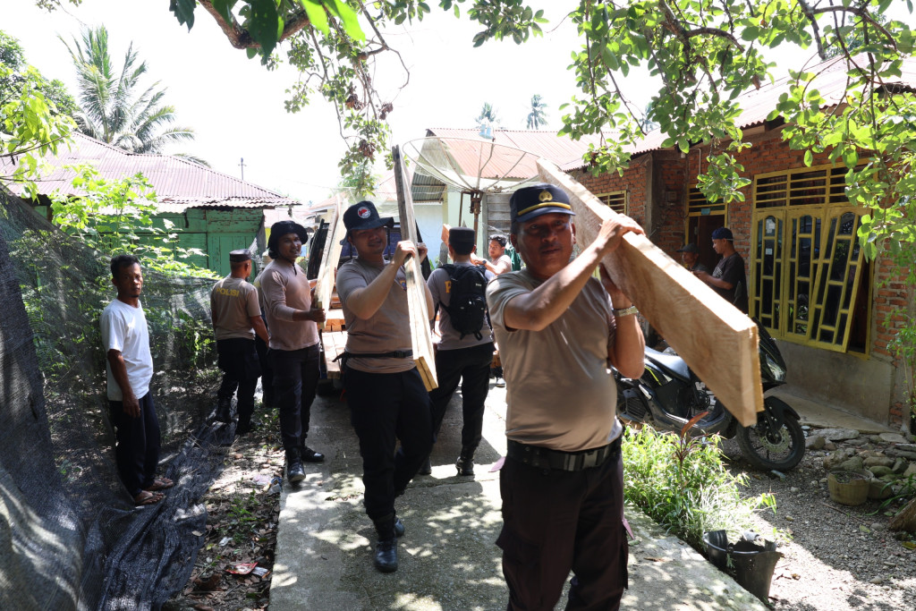 Polres Tapsel Rehabilitasi Jembatan Gantung Muaratais Ditargetkan Selesai 10 Hari