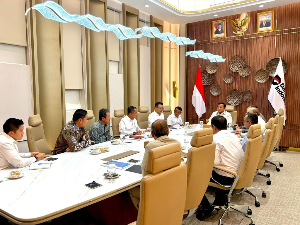Prabowo Gelar Ratas Terbatas Akselerasi Program Strategis Nasional Usai Lawatan Eropa