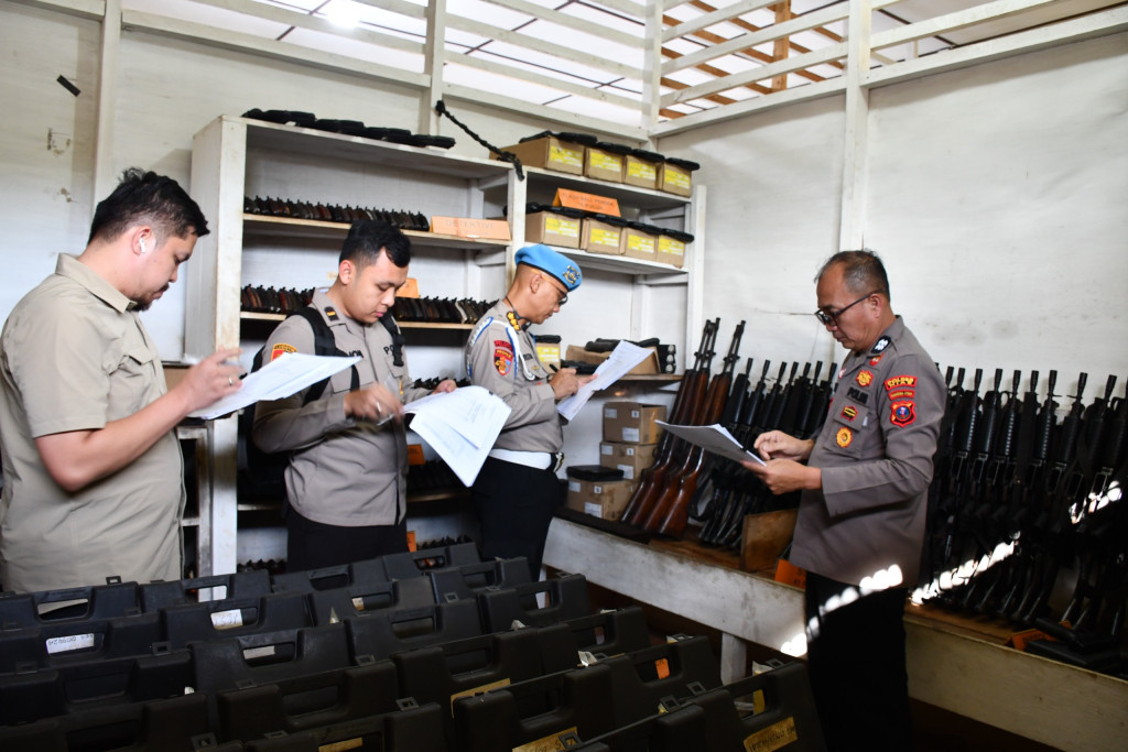 Propam dan Slog Mabes Polri Terjun ke Polres Nias Periksa Senpi Organik