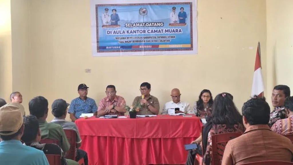 Rapat Sosialisasi Hukum Adat Dipimpin Sekda Taput di Muara