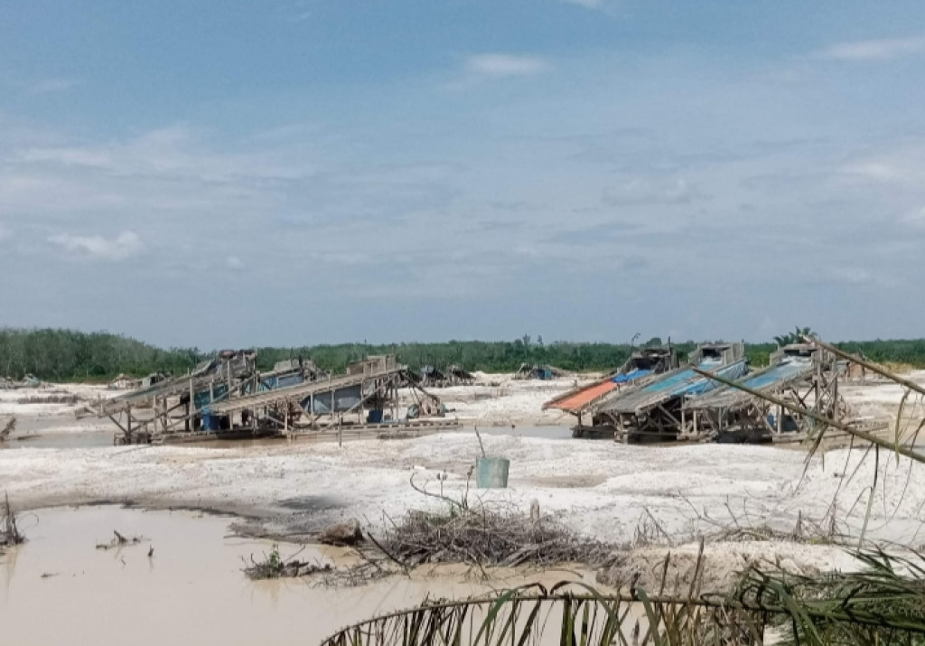 Ratusan Ponton PETI Kepung Sungai Kuantan Tenang, Muncul Dugaan Pungutan Dana "Pengamanan"