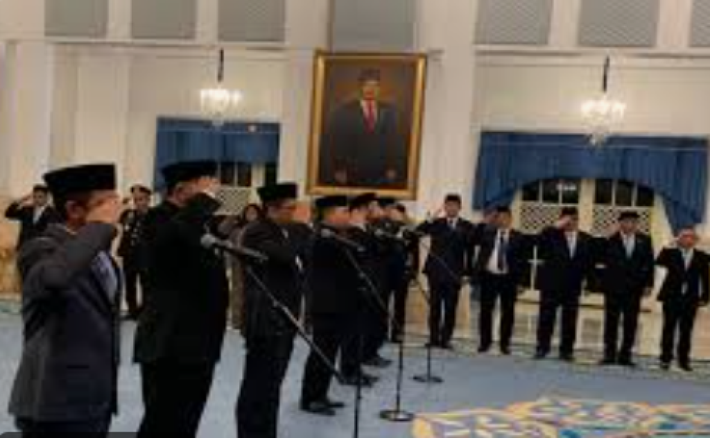 Reshuffle Perdana, Prabowo Lantik Enam Pejabat Strategis di Pemerintahan