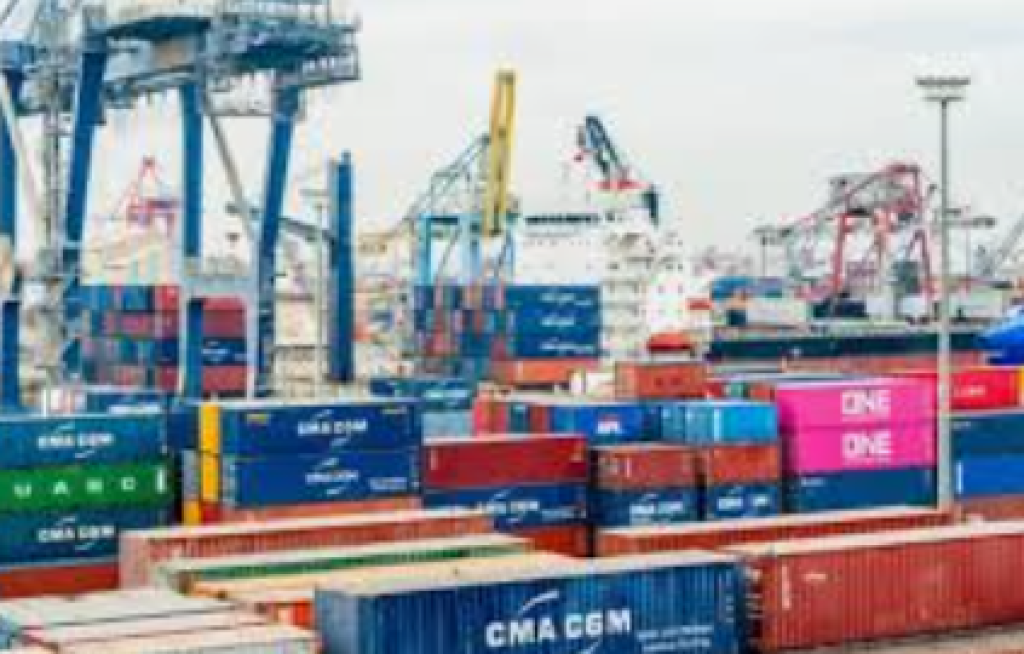 Rupiah Sentuh Rekor Terlemah, Pelaku Usaha Teriak Beban Kian Berat