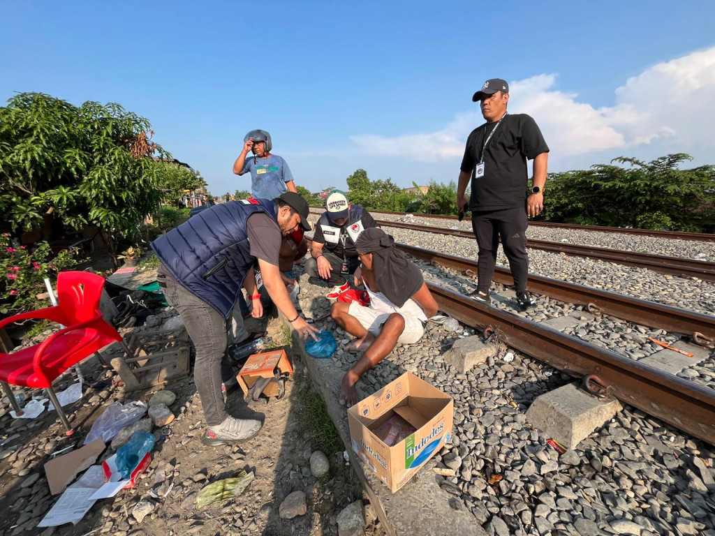 Sarang Narkoba Rel KA Tembung Digempur dan Dibumi Hanguskan, Polisi Amankan 4 Pelaku
