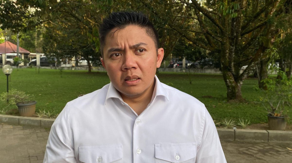 Seskab Teddy Buka Suara Bantah Indonesia akan Chaos: Semua Terkendali!