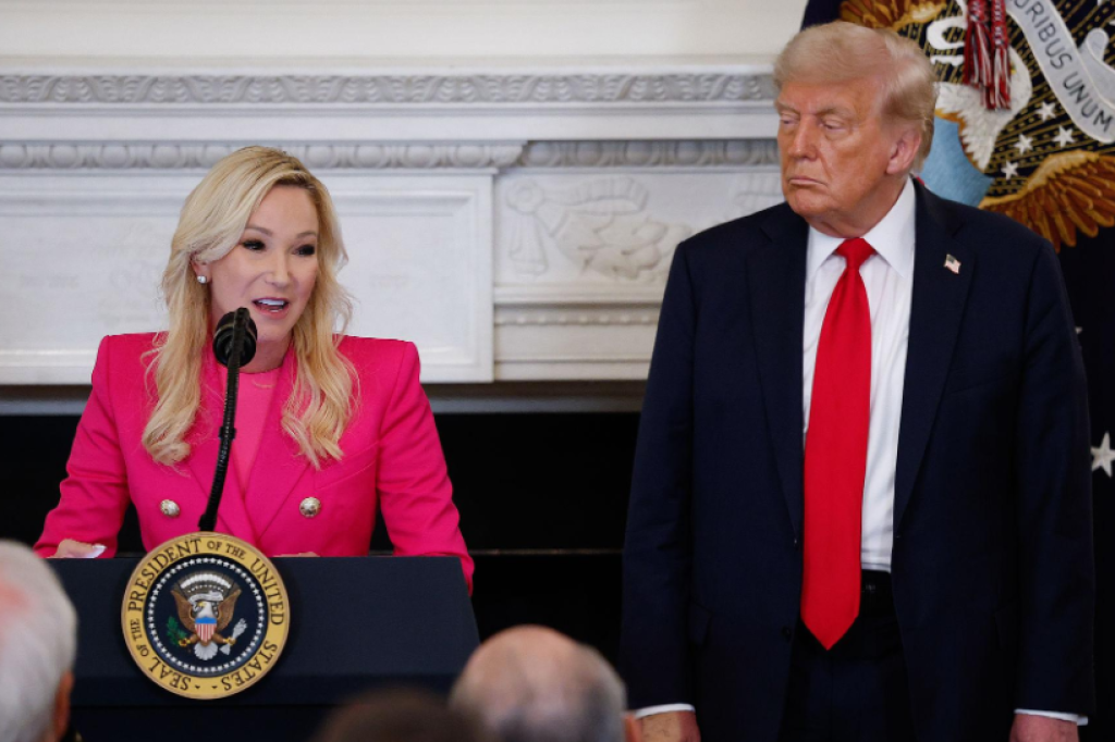 Trump Disamakan dengan Yesus, Media Sosial Bereaksi Keras