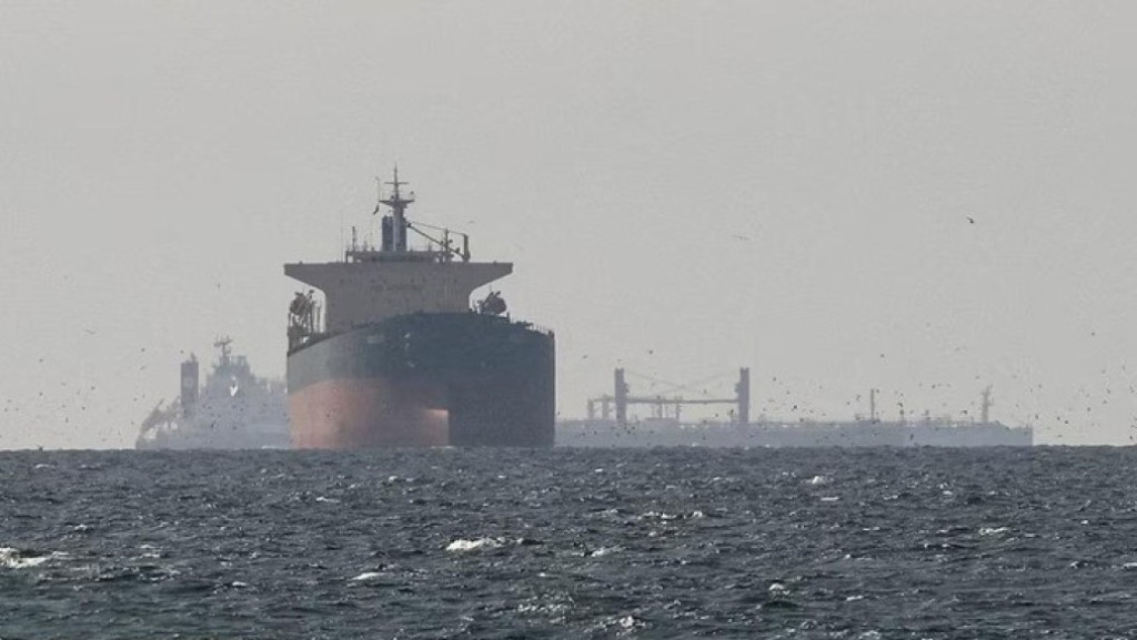 Usai Selat Hormuz Dibuka Respons Pasar Cepat, Harga Minyak Dunia Anjlok 10 Persen
