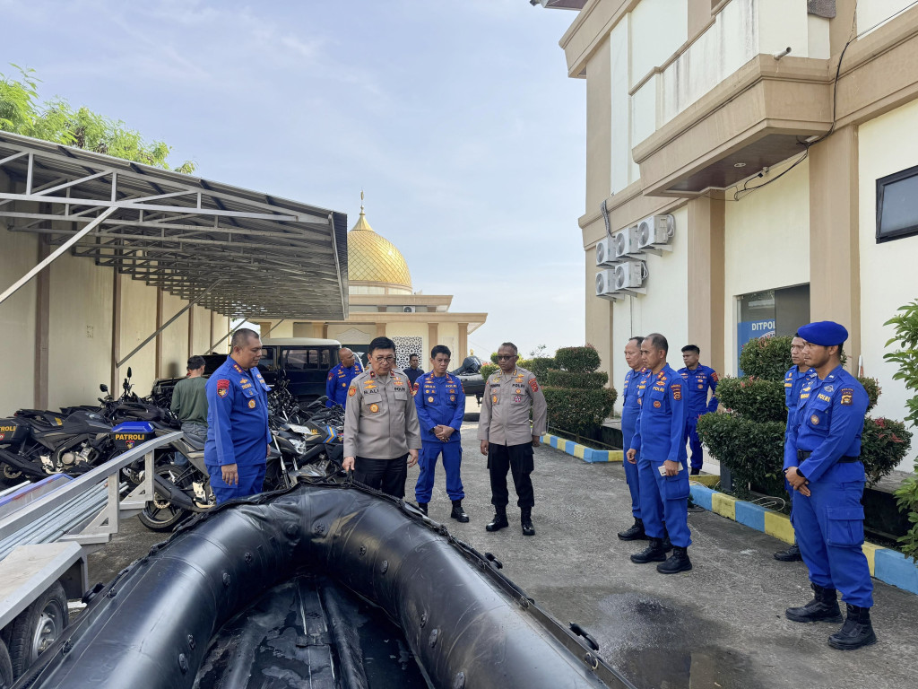 Wakapolda Jambi Tinjau Kesiapan SAR Perairan Ditpolairud, Pastikan Peralatan Siap Operasi