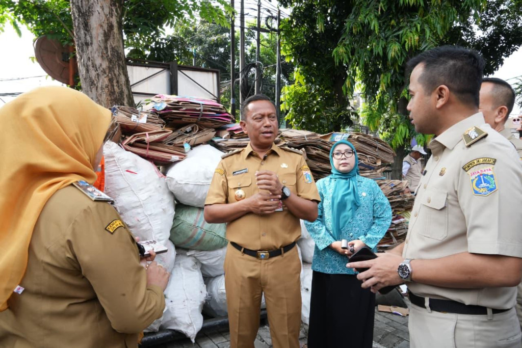 Wali Kota Munjirin Resmikan Bank Sampah Induk “Makasar Ceria”, Dorong Pengelolaan dari Sumber