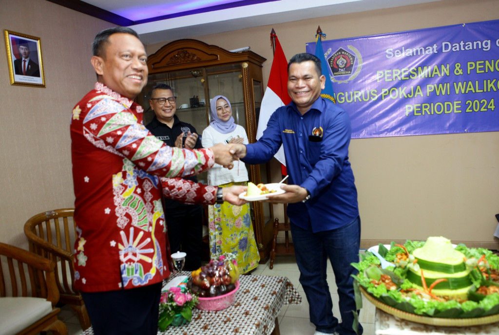 Walikota Munjirin Resmikan Kepengurusan PWI Pokja Jakarta Timur