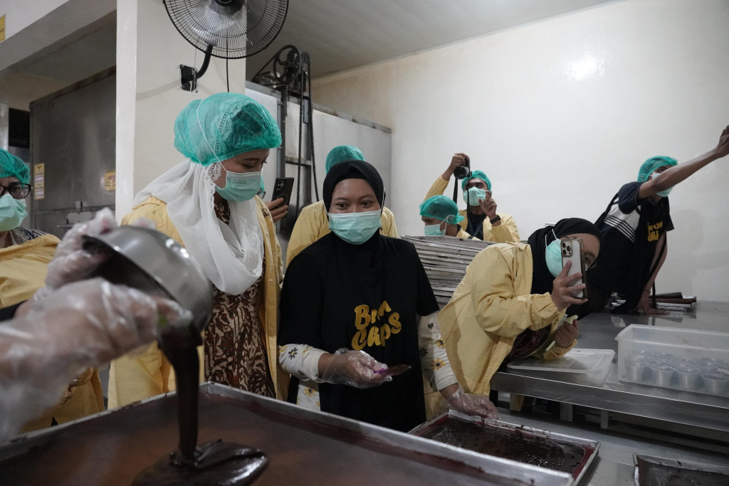 Wamendag Tinjau UMKM Bron Chips di Surabaya, Dorong Perluasan Akses Pasar