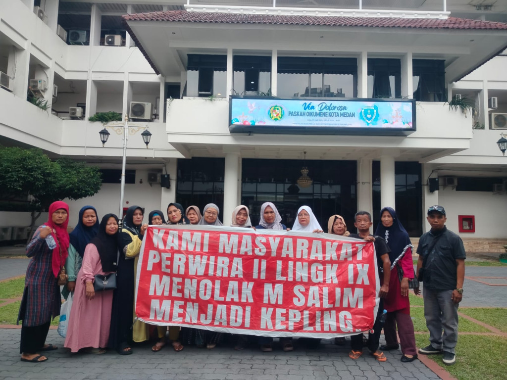 Warga Lingkungan IX Geruduk Kantor Wali Kota Medan