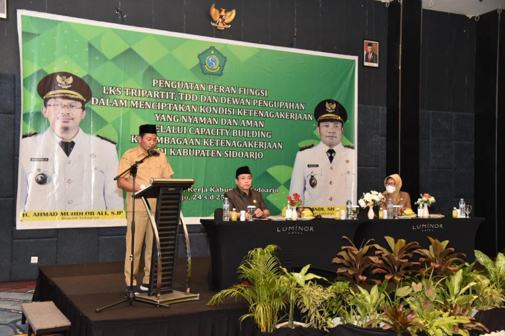 Wabup Subandi Buka Bimtek Penguatan Peran Fungsi LKS Tripartit, TDD dan Dewan Pengupahan