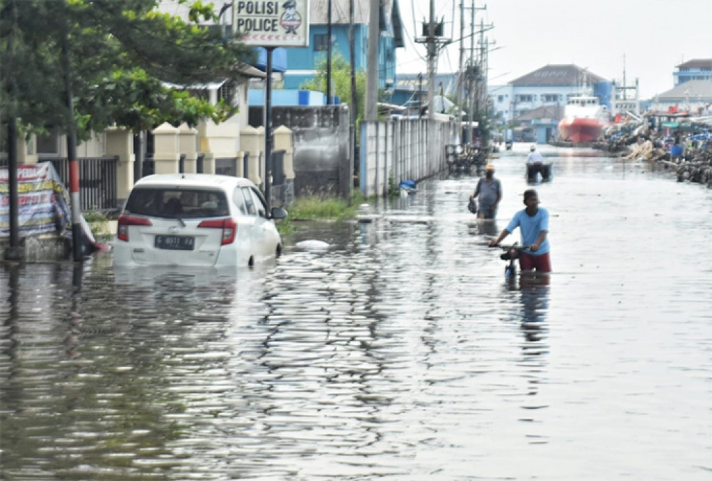 Banjir Rob di Karawang, PLN Hentikan Sementara Aliran Listrik