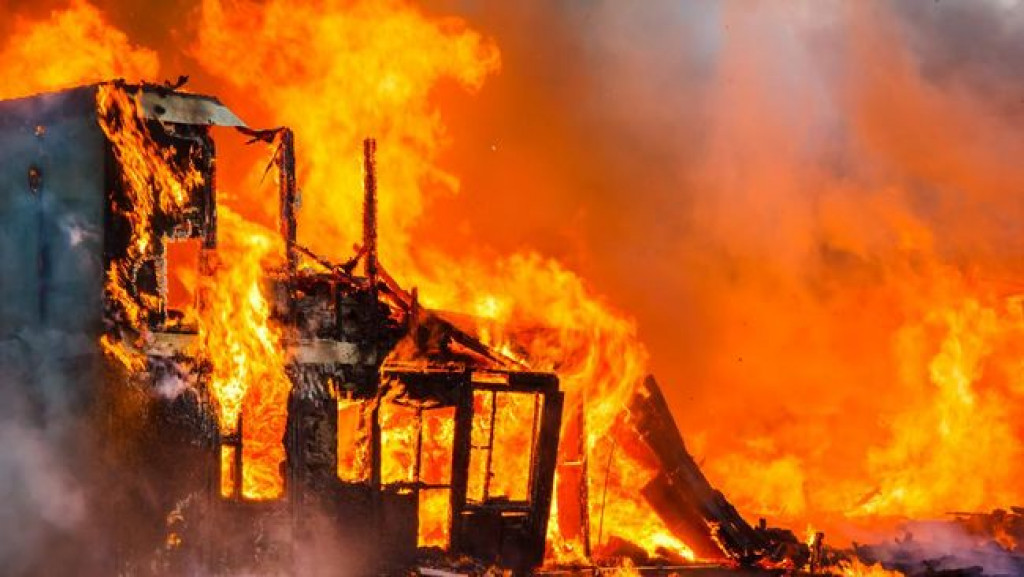 Rumah Ratusan Juta di Tapanuli, Habis Terbakar