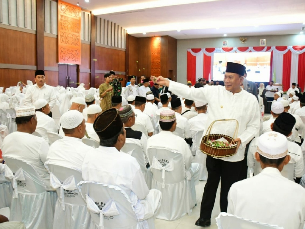 Ashari Tambunan Tepung Tawari 750 Jemaah Calon Haji Deli Serdang