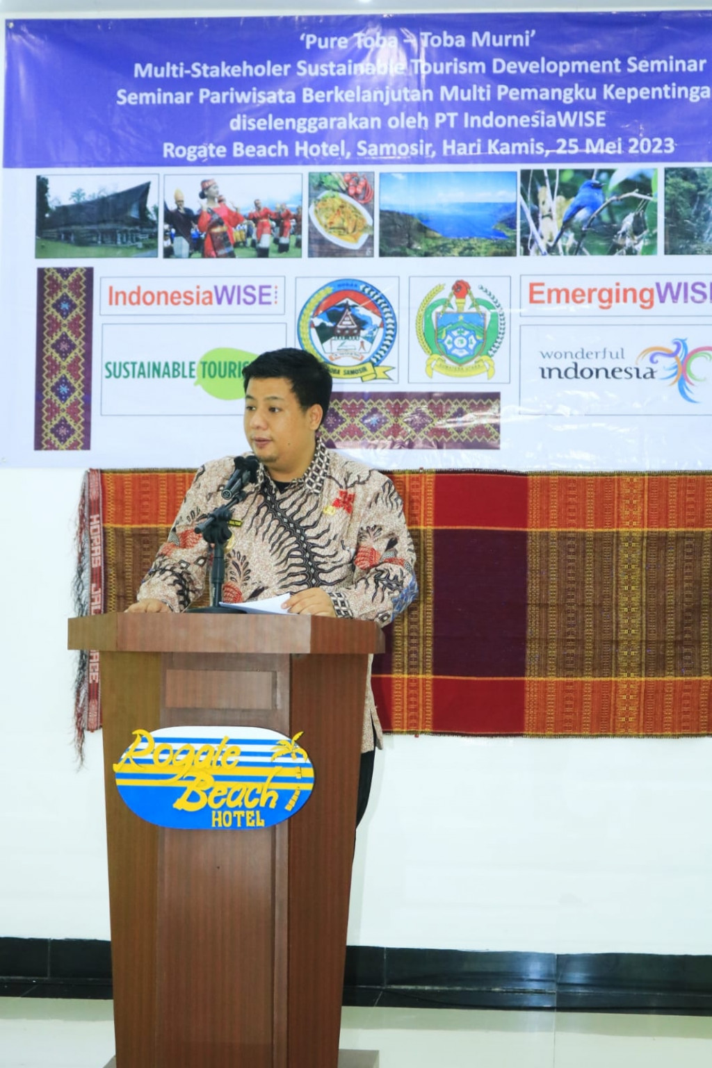Bupati Samosir Hadiri Seminar PT Indonesia WISE