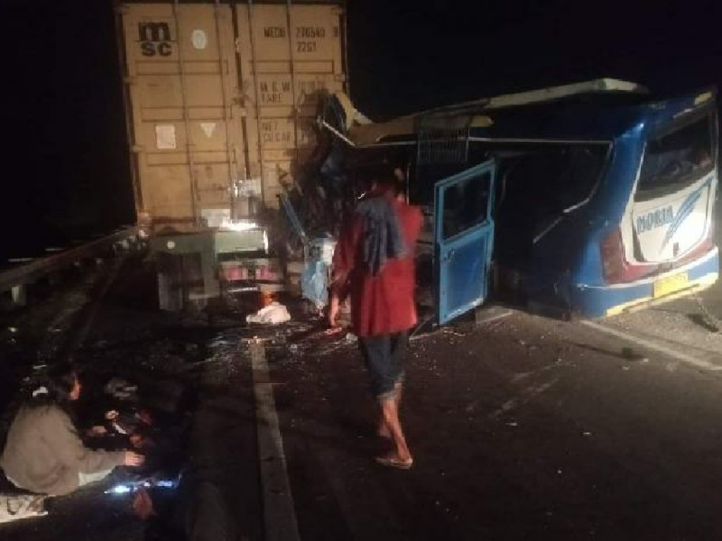 Hendak Hadiri Pesta di Medan, Bus Rombongan dari Pahae Julu Kecelakaan di Tol Tebingtinggi