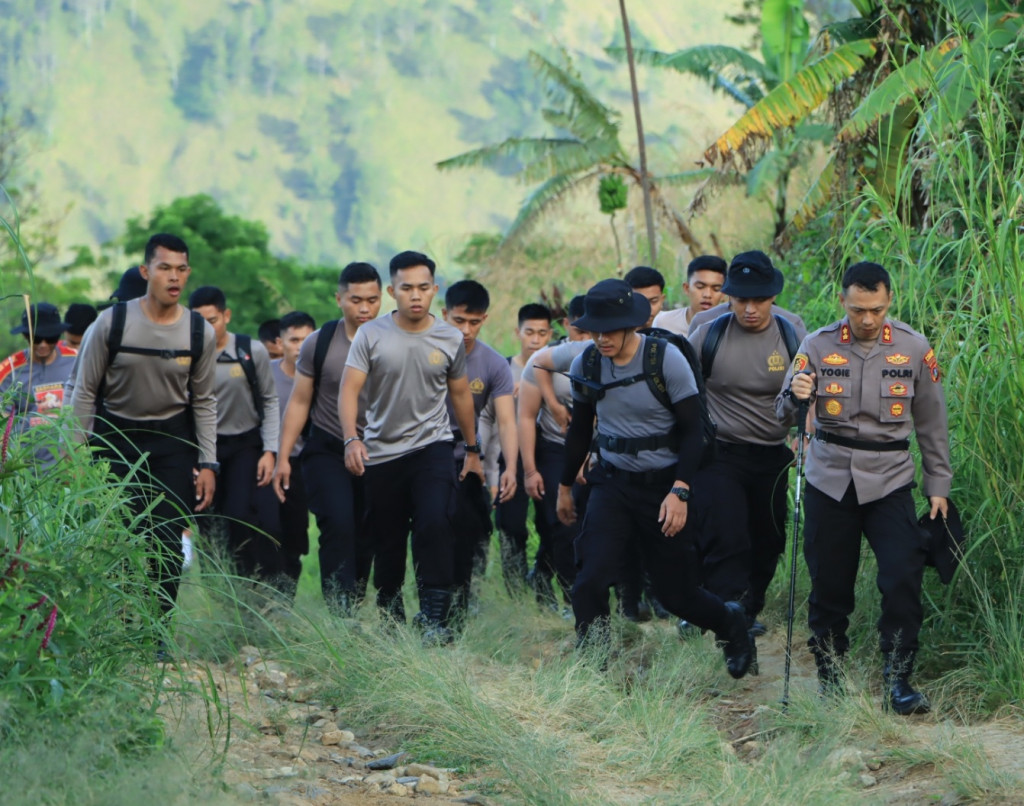 Penutupan Bintra Bintara Remaja Polres Samosir Dilaksanakan di Puncak Gunung Pusuk Buhit
