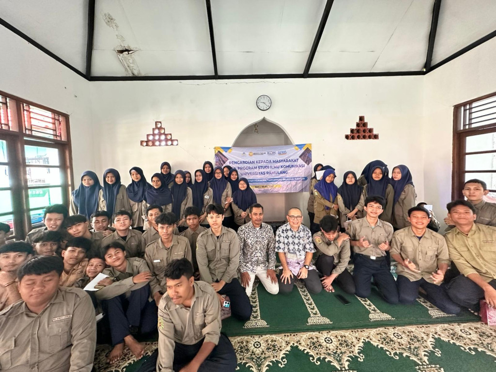 Gen Z Siap Melek Digital! Dosen Unpam Bekali Siswa SMK Keterampilan Media Baru