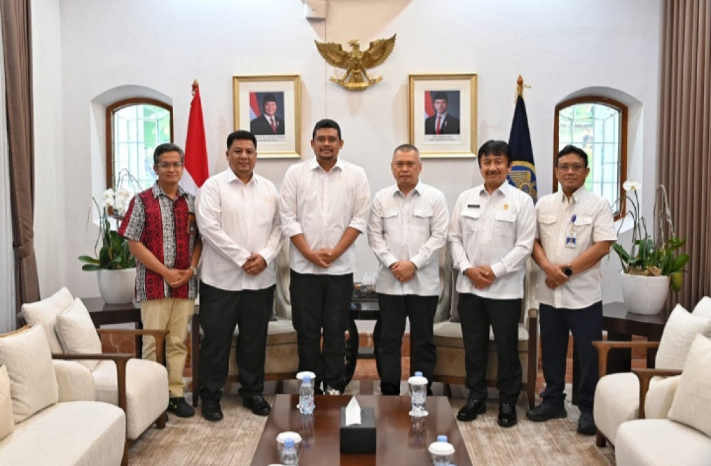 Gubernur SUMUT dan Bupati Samosir Harapkan  Dukungan KEMENHUB  Agar Dapat Menfasilitasi Penyediaan Amenitas Layanan Di Sektor Transportasi Udara Amfibi Aircraft
