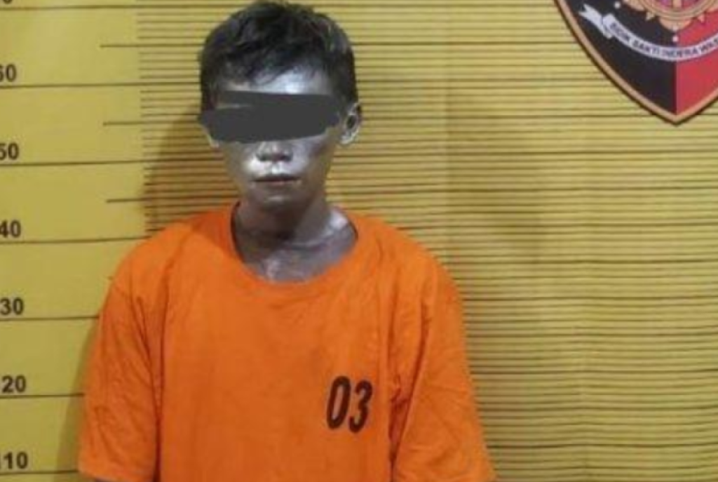 Terekam CCTV, Manusia Silver Gasak Emas dan Dijual Rp 350 Ribu
