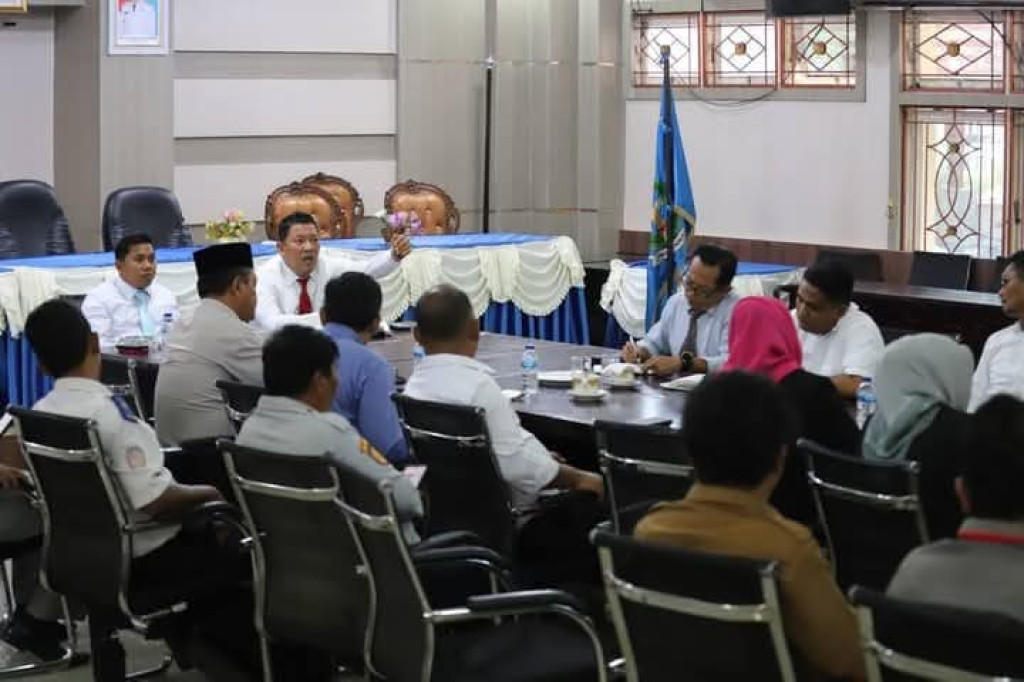 Wali Kota Sibolga Pimpin Rapat Strategis Penataan Pedagang Kaki Lima