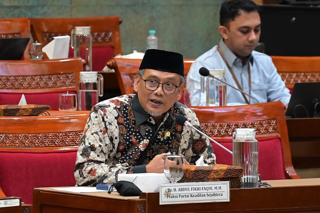 Abdul Fikri Faqih Ingatkan Ancaman Krisis Guru akibat Penghapusan Non-ASN