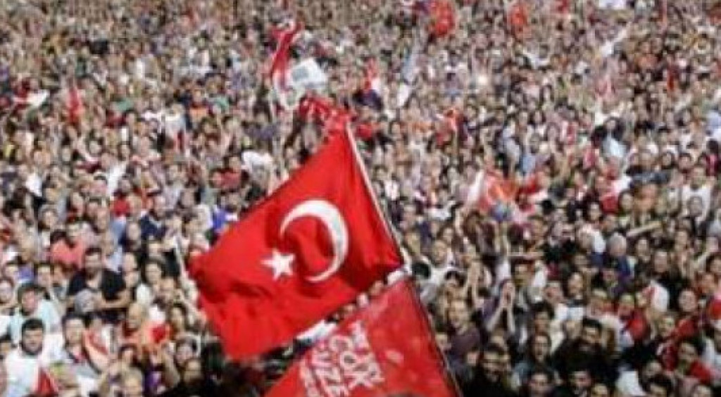 Aksi May Day di Istanbul Berujung Ricuh, Ratusan Demonstran Diamankan Polisi
