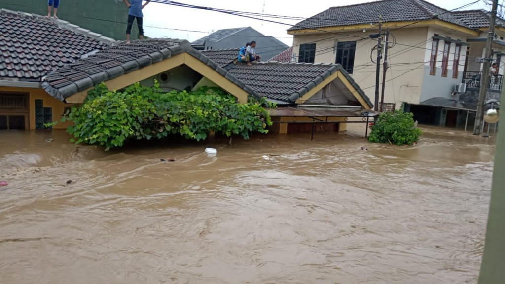 Banjir 1,2 Meter Rendam Sukaraja Bogor, 657 Warga Terdampak