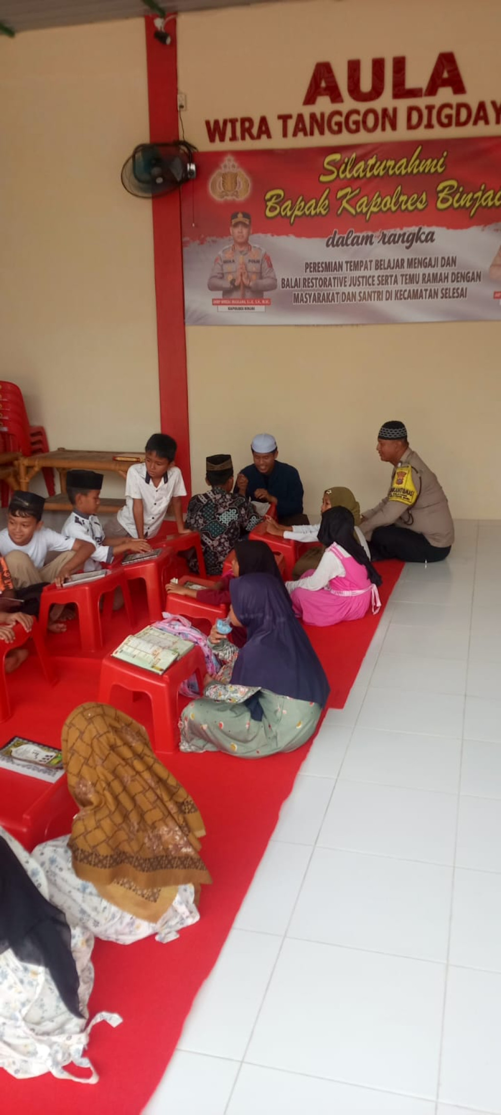 Bhabinkamtibmas Polsek Selesai Bina Generasi Qur’ani Lewat Pendampingan Mengaji
