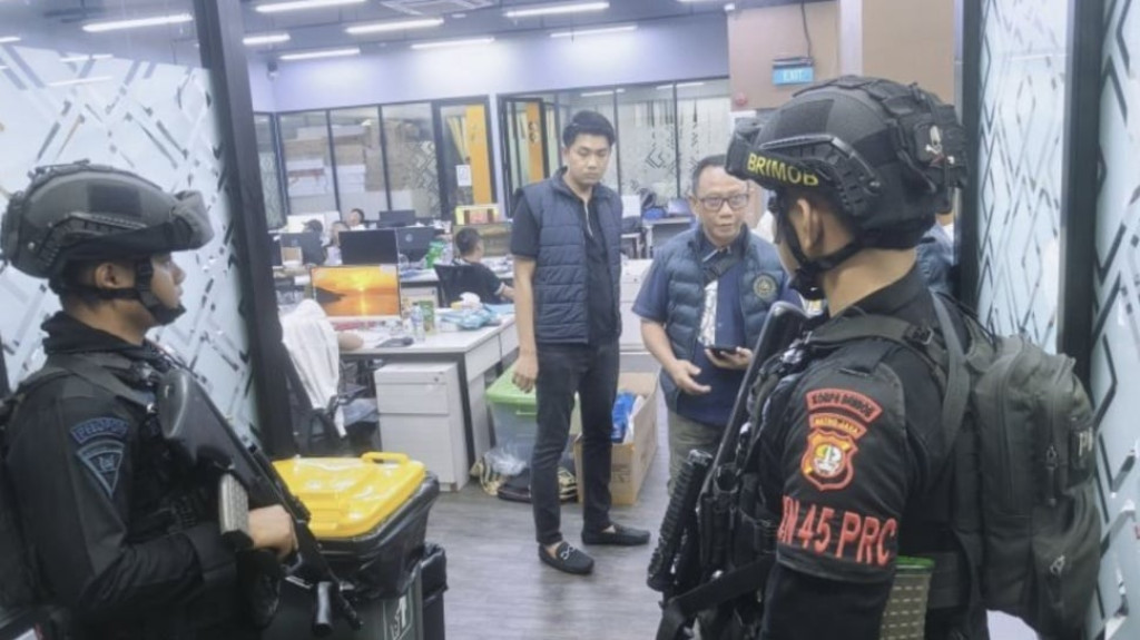 Brimob Bersiaga Semalaman di Gedung Kawasan Hayam Wuruk, Ada Apa?