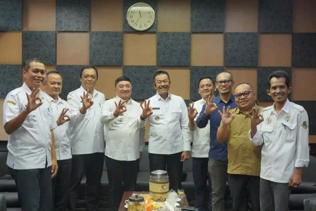 Bupati Madina Bawa Sejumlah Kadis Studi Tiru Pengembangan Serai Wangi