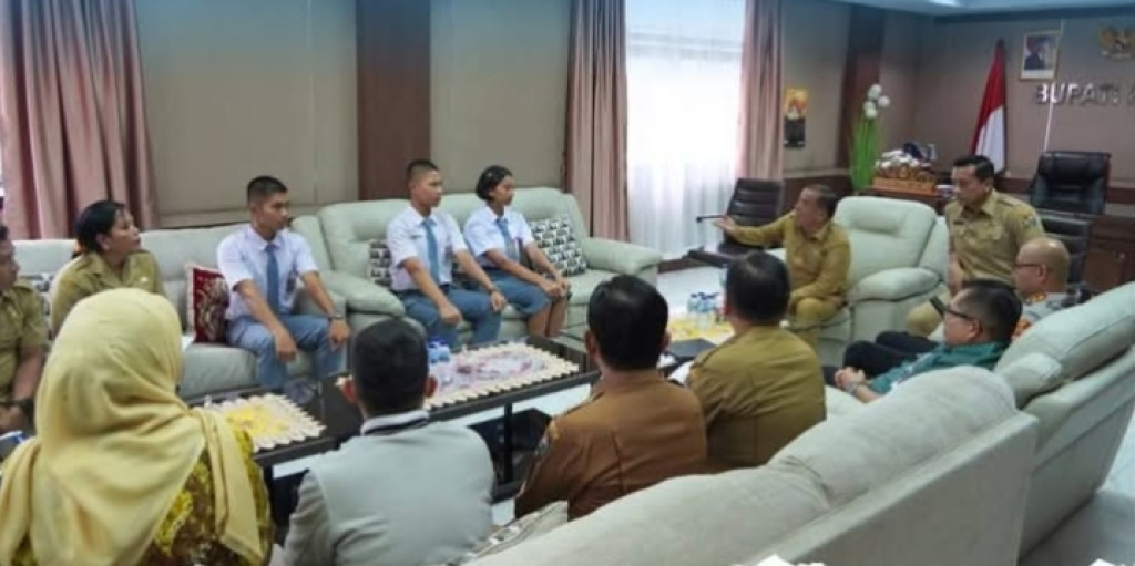 Calon Paskibraka Kabupaten Karo Temui Bupati Karo,Berikan Kemampuan Terbaik Generasi Muda Kabupaten Karo Memiliki Potensi