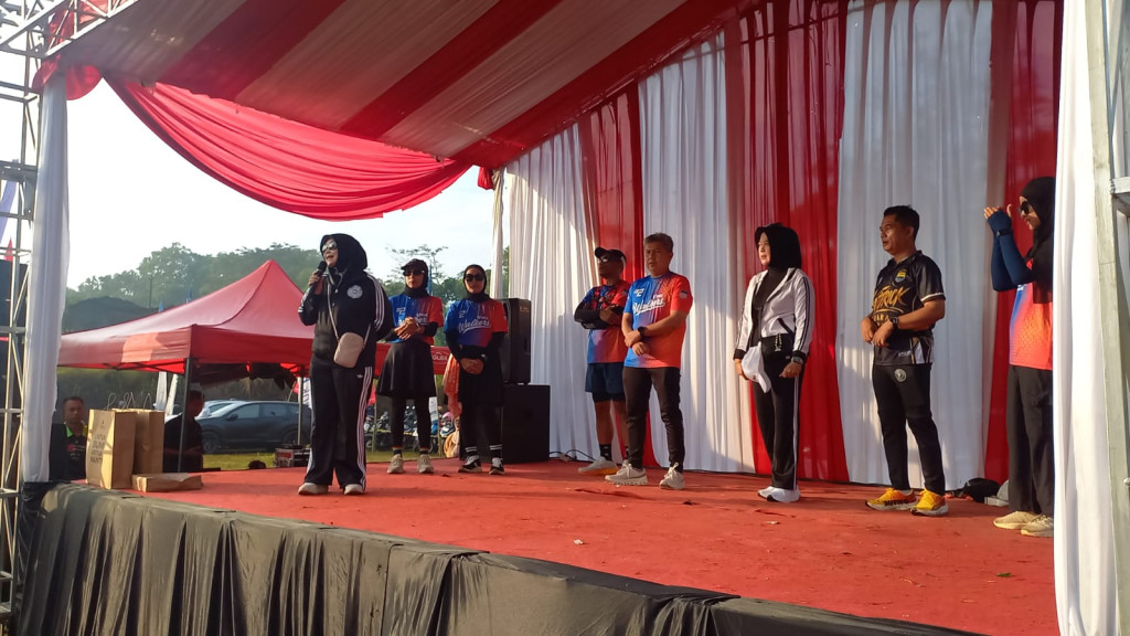 Country Road Milangkala Cisarua ke-25 Bersama Sumedang Walker, Sekda Sumedang Hadiri Perayaan di Lapang Cisalak