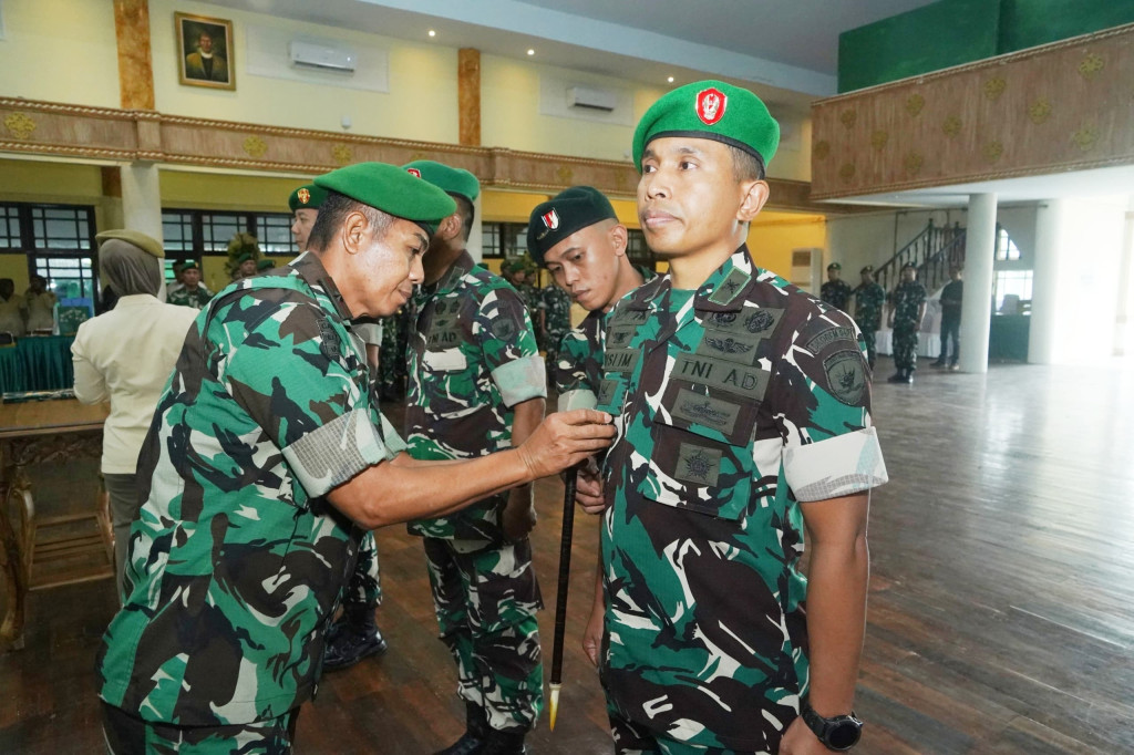 Danrem 042/Gapu Tekankan Profesionalisme Saat Pimpin Penyerahan Jabatan Kasrem dan Sertijab Kasipers