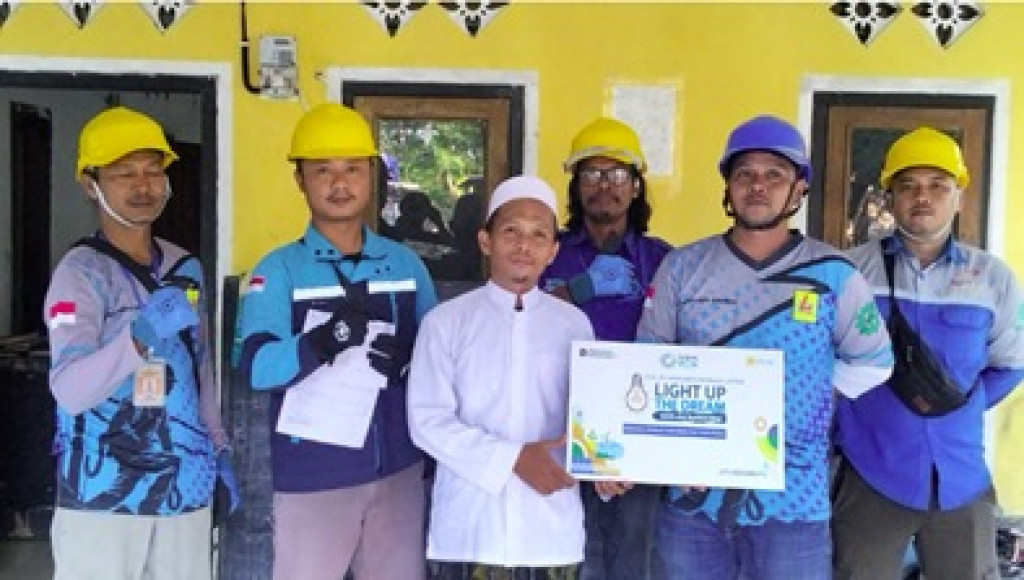 Dari Gelap ke Terang, Listrik PLN Hidupkan Aktivitas Ibadah Warga Desa Rajasinga