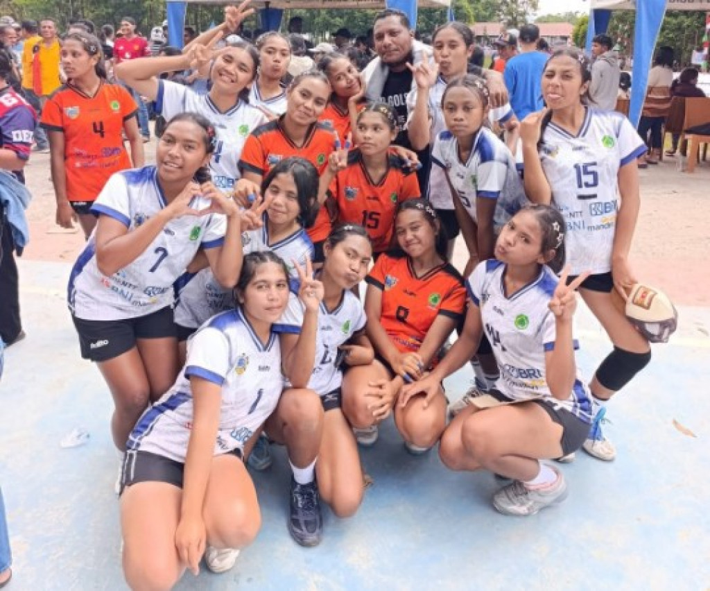 Dominasi Tanpa Ampun! SMA Recis Bajawa Kunci Gelar Ketiga di Unika St. Paulus Ruteng