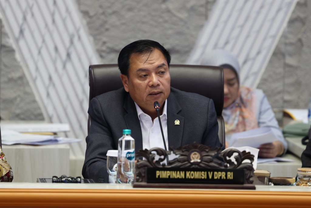 DPR Nilai Ribuan Perlintasan Sebidang Jadi Pekerjaan Rumah Besar Keselamatan Perkeretaapian