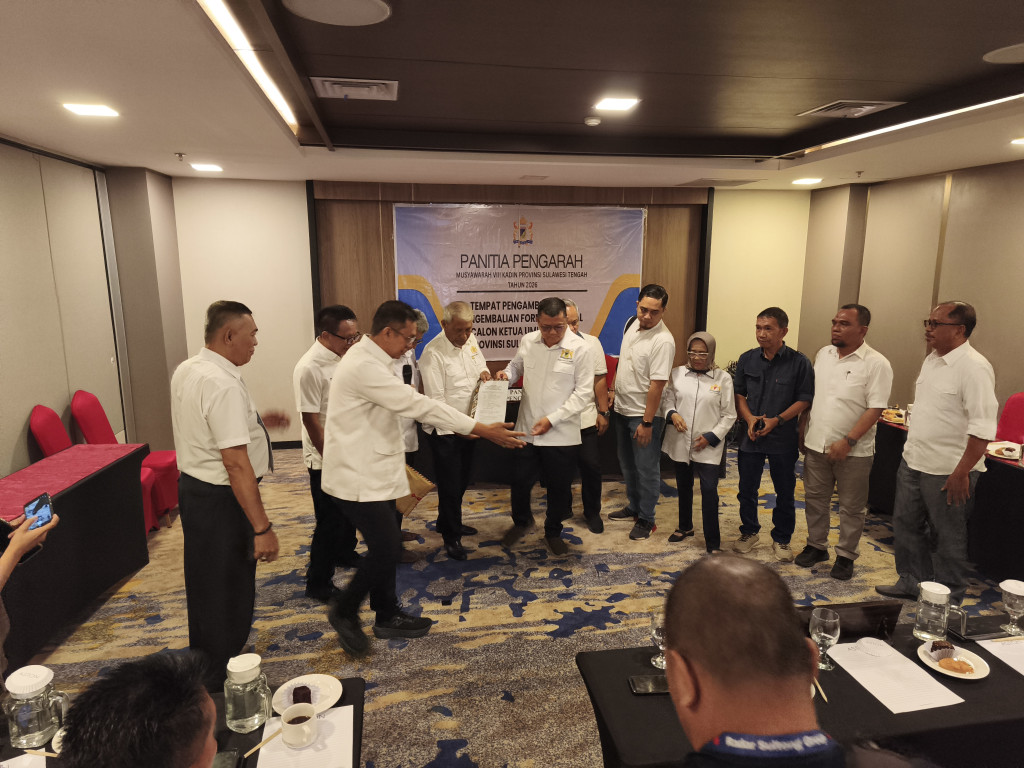 Endi Hermawan Resmi Mendaftar, Tiga DPC Kadin Sulteng Ikut Mendampingi