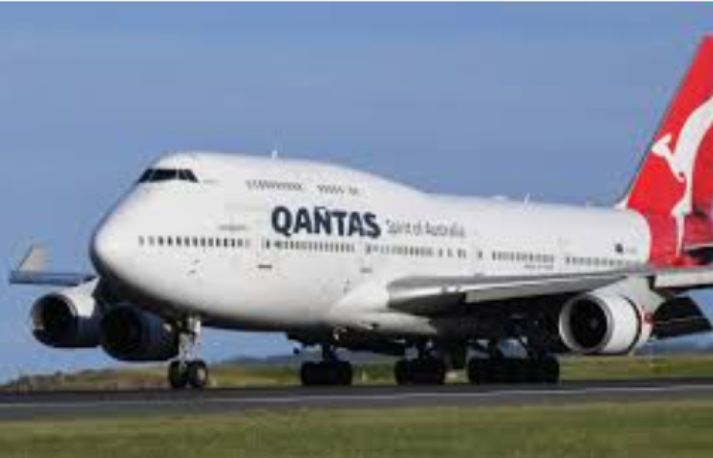 Heboh di Udara, Penumpang Qantas Mengamuk dan Gigit Pramugari