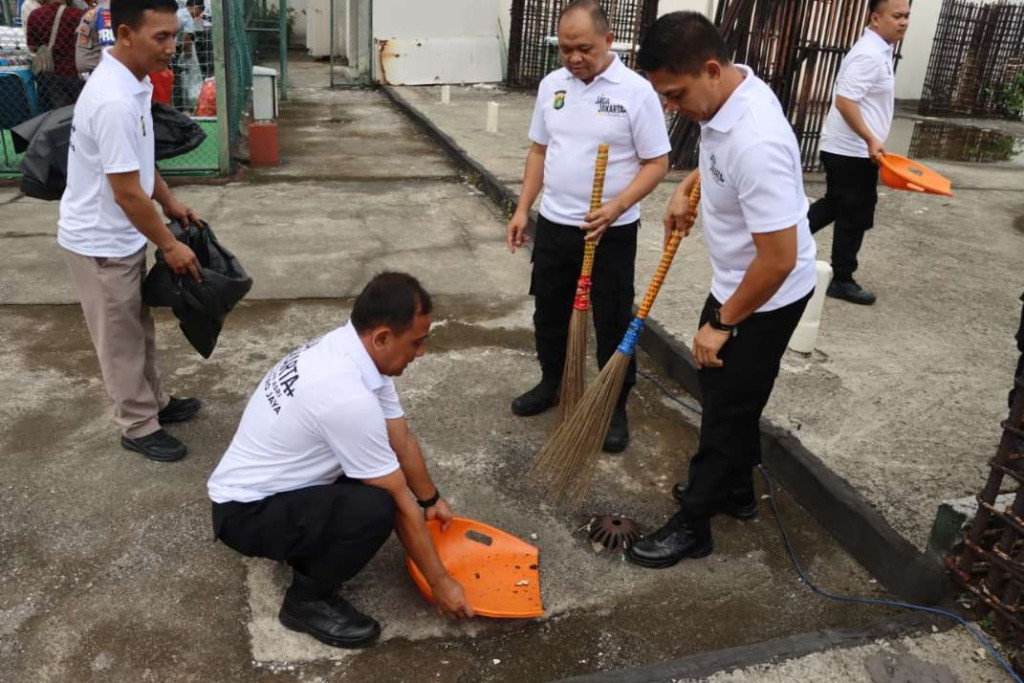 Humanis Peduli Lingkungan, Polres Metro Depok Bangun Budaya Pilah Sampahp