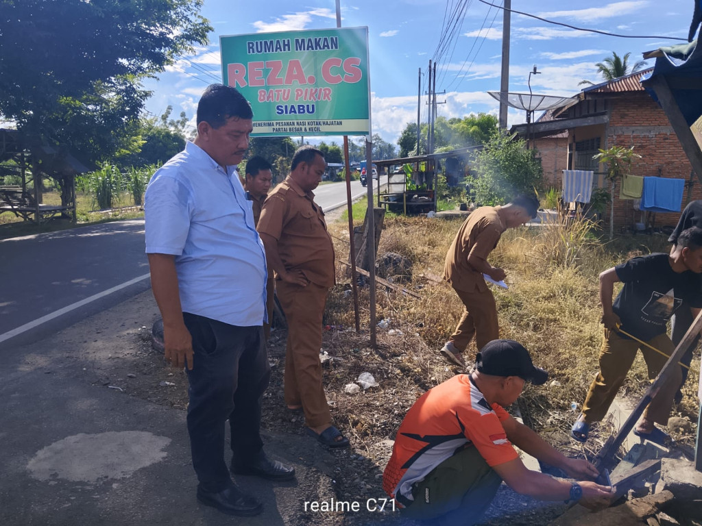 Intruksi Bupati, Dinas PUPR dan BPBD Madina Tinjau Titik Banjir di Kelurahan Siabu, Buntut Meluapnya Aek Siancing